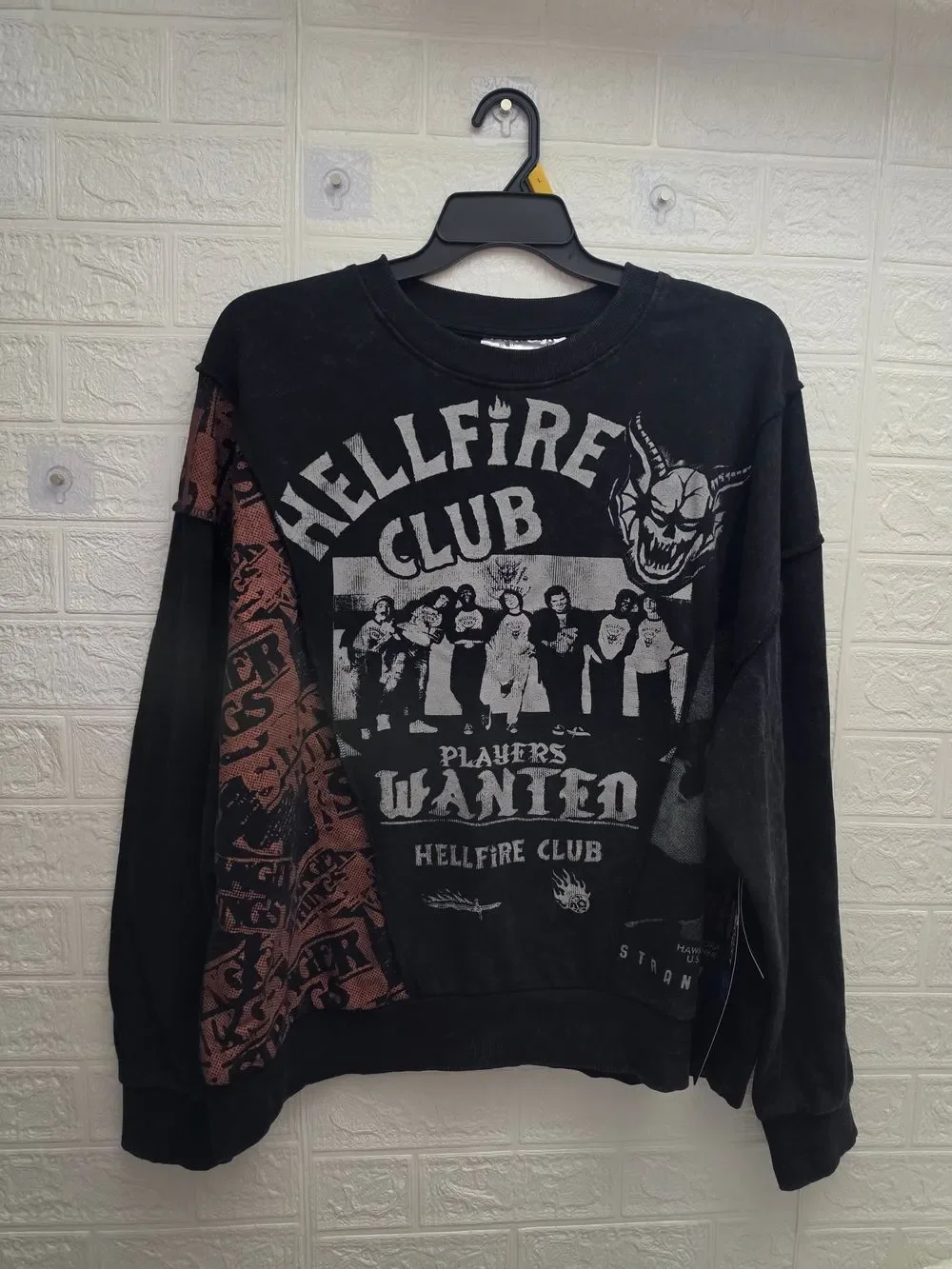 Nwt Men's Netflix Stranger Things Crewneck Sweatshirt, Size L